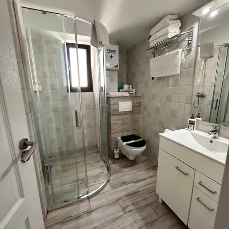 Rohan Studio One Navodari