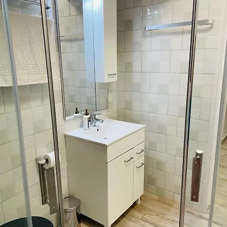 Rohan Studio One Aparthotel 3*
